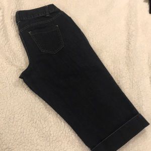 Lane Bryant Tighter Tummy Denim Capris